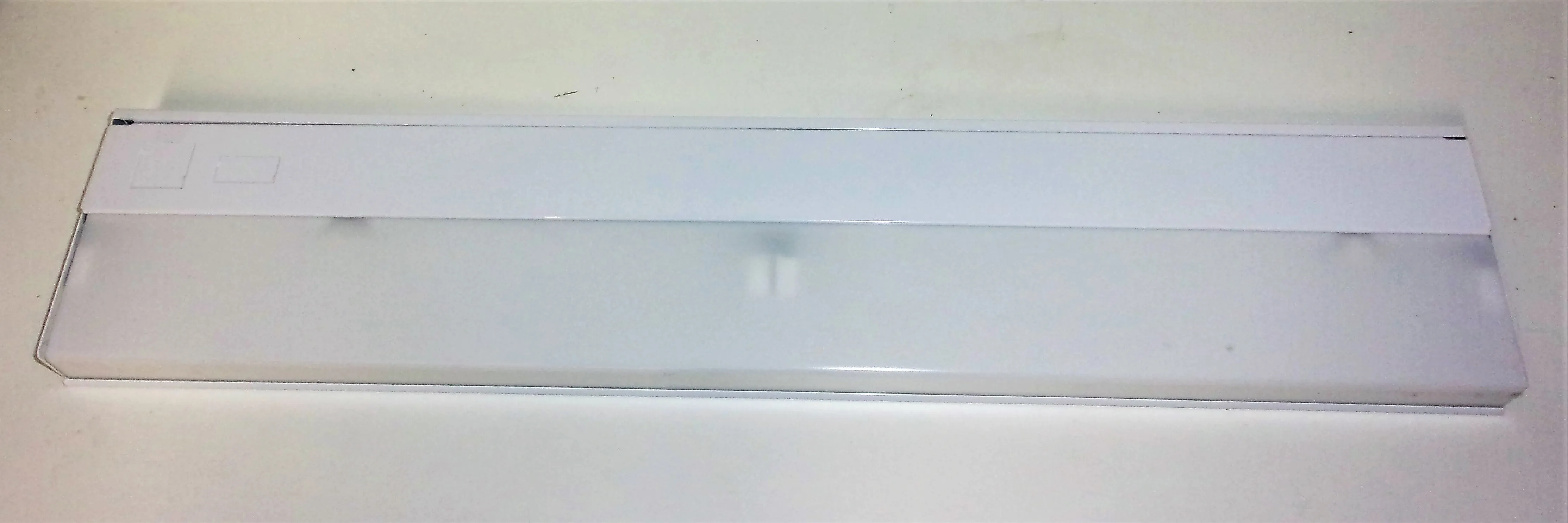 24-1/2" LIGHTOLIER UNDER SHELF LUMINAIRE TSL SERIES