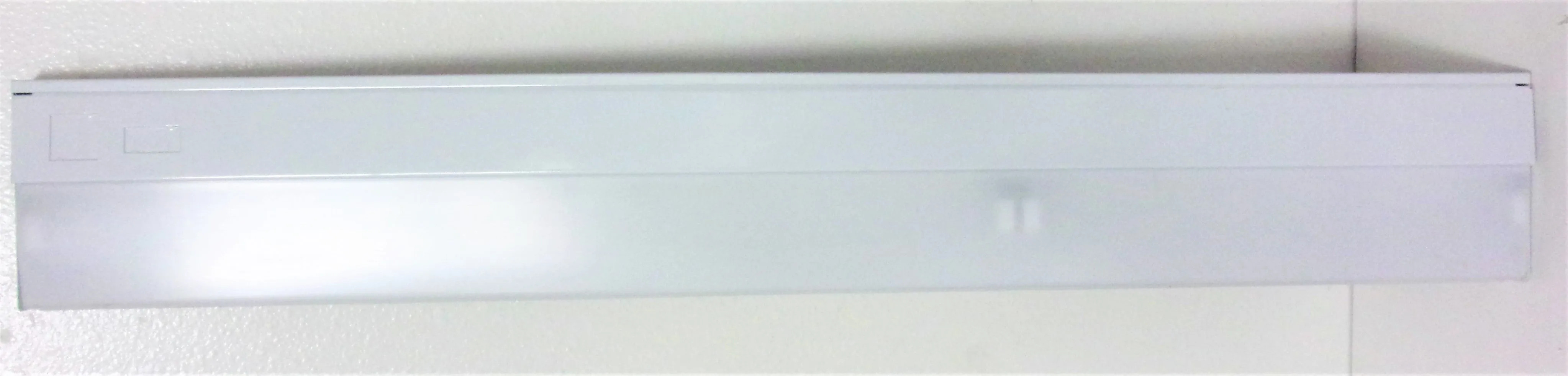 33-1/2 "  LIGHTOLIER UNDER SHELF LUMINAIRE TSL SERIES