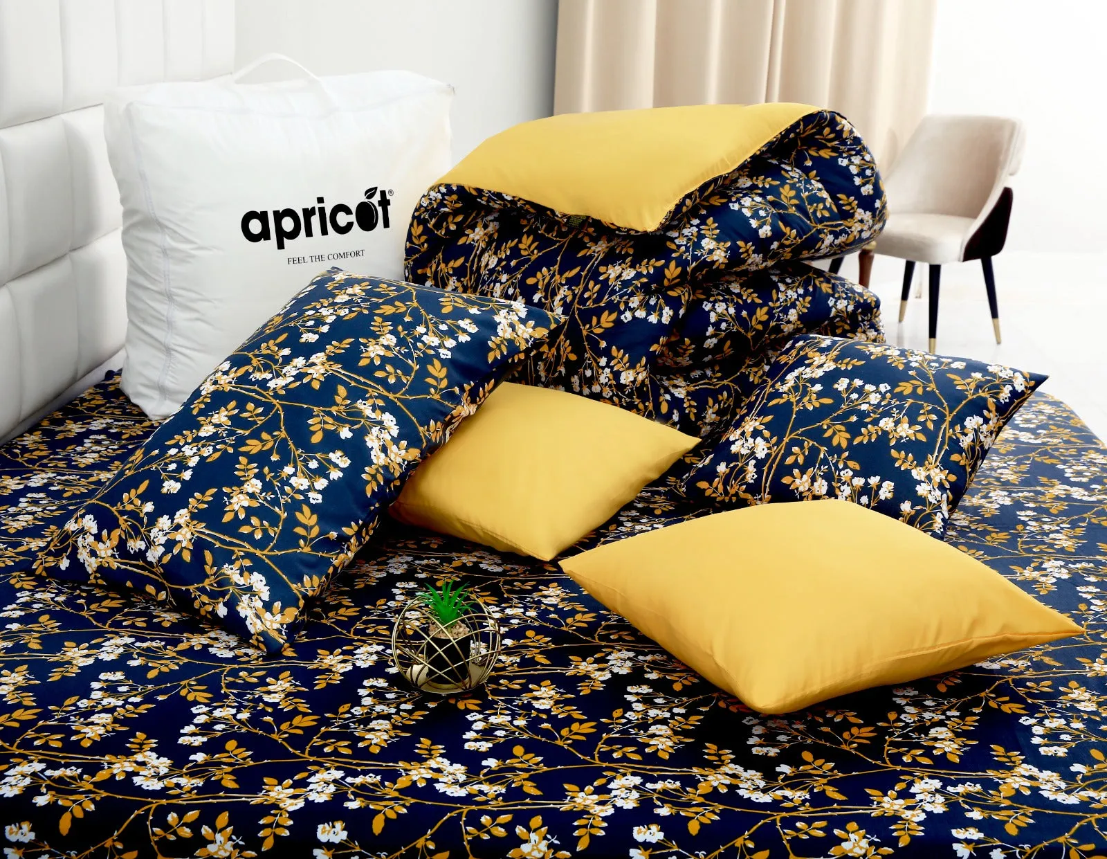 8 PCs Winter Comforter Set-Aurelia