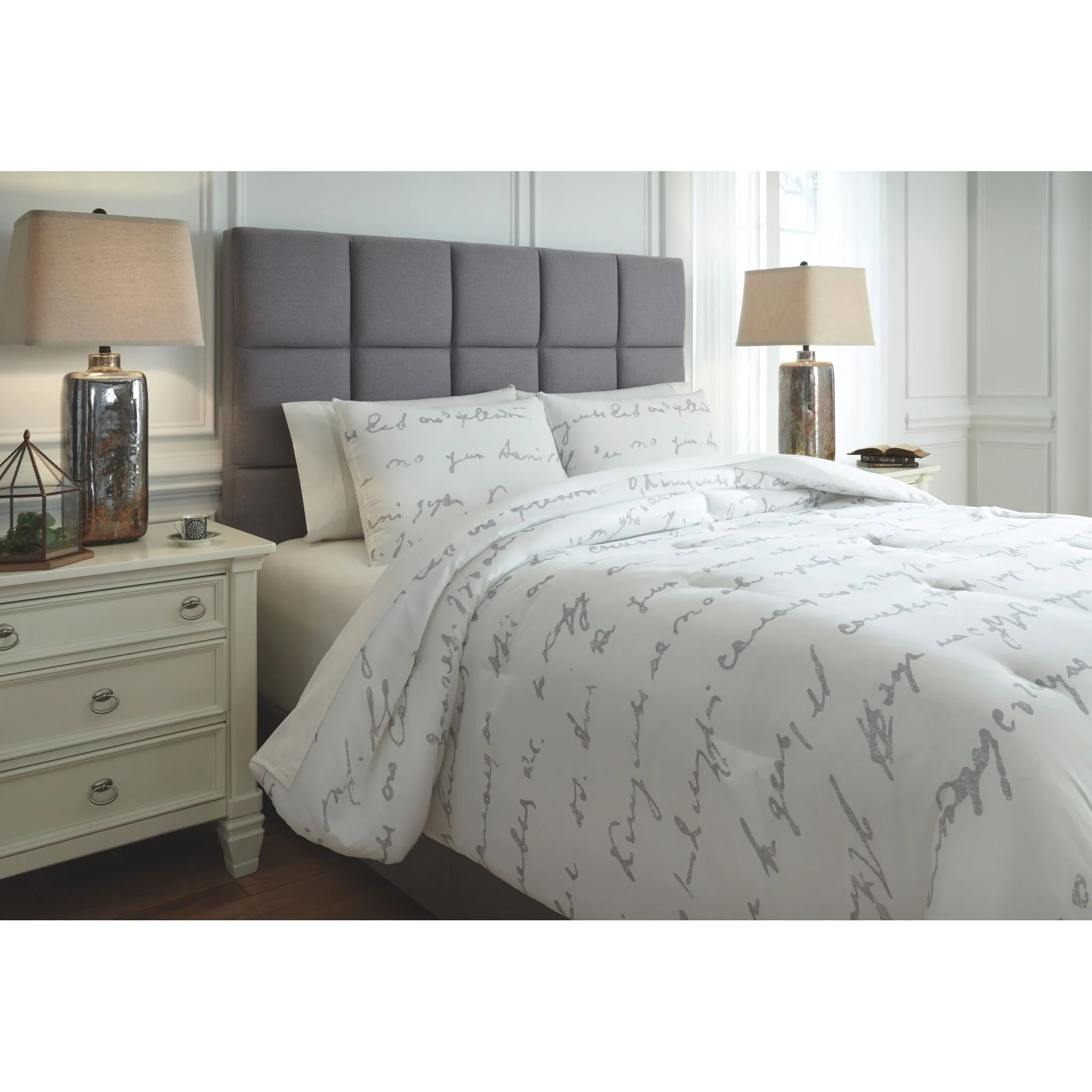 Adrianna Queen Comforter Set