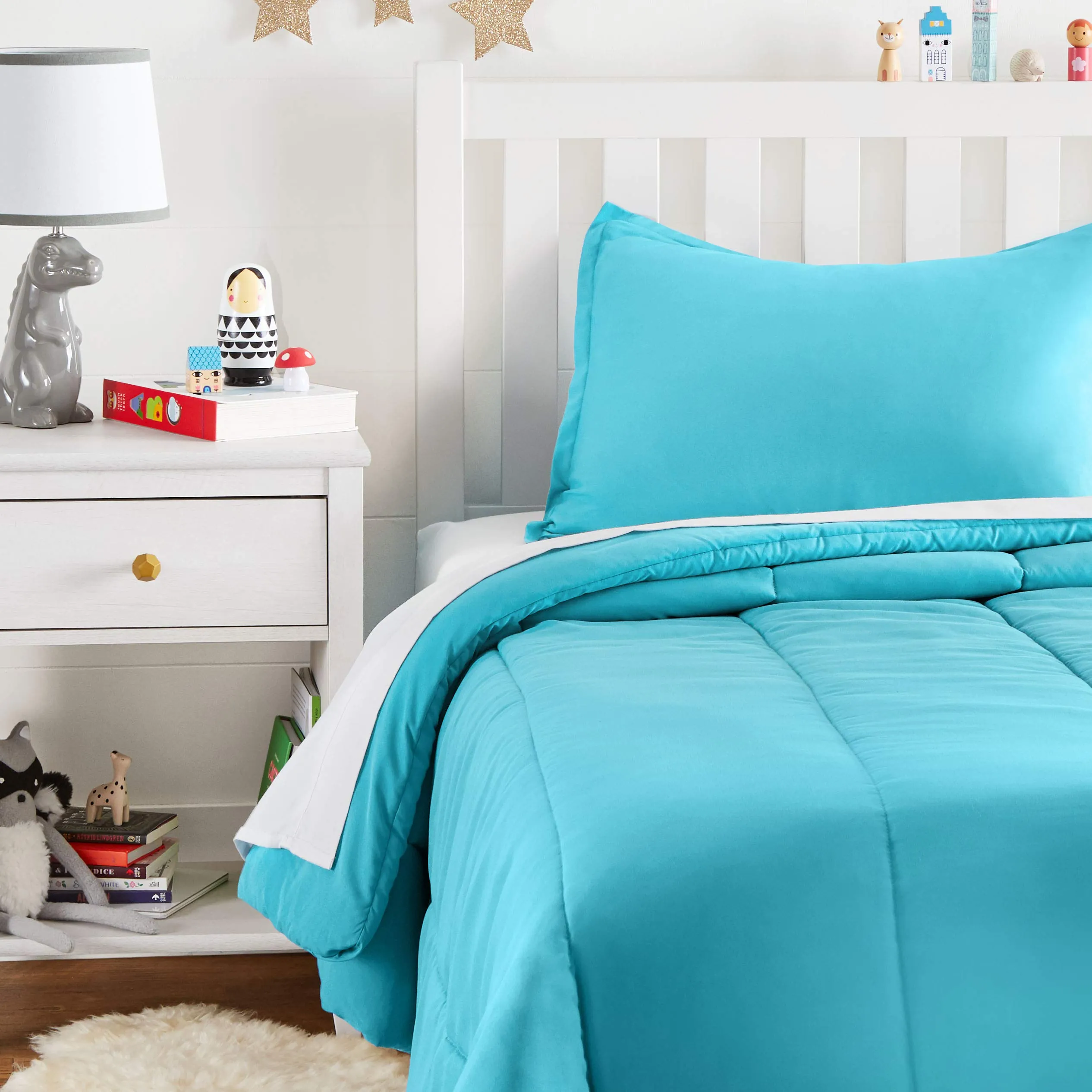 AmazonBasics Easy-Wash Microfiber Kid's Comforter and Pillow Cover Set (Pillow not included) - Single Size, Bright Aqua