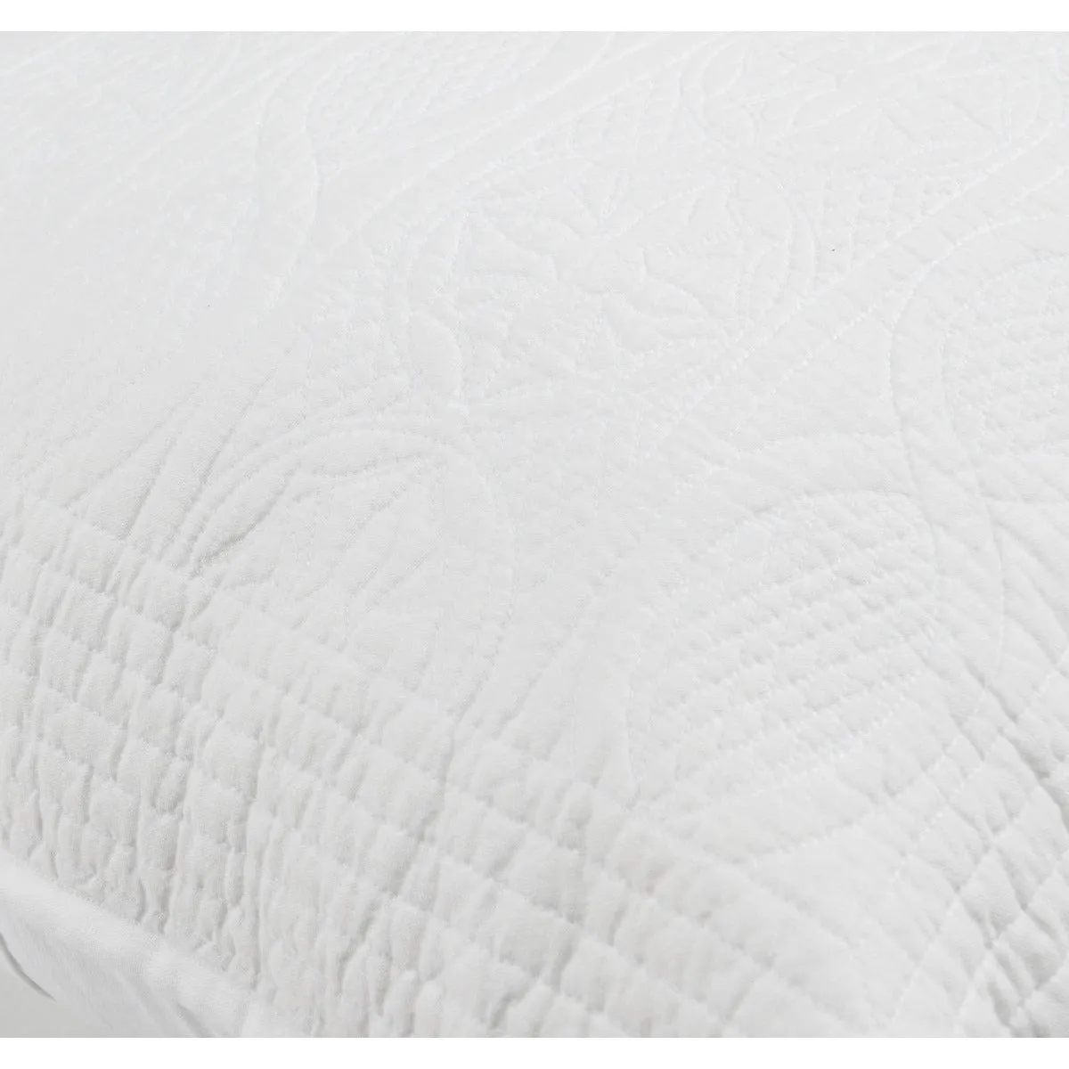 Anessa White Quilt Set