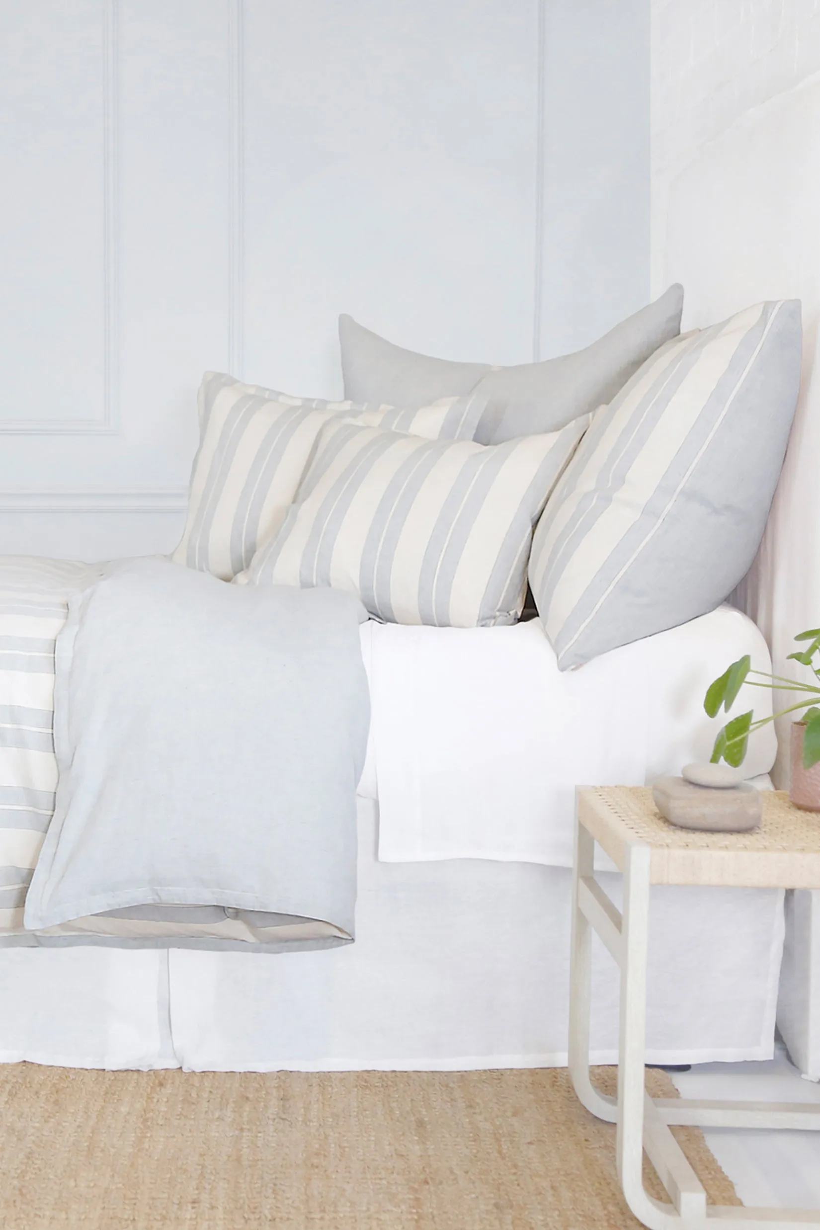 Carter - Ivory/Denim Queen Duvet