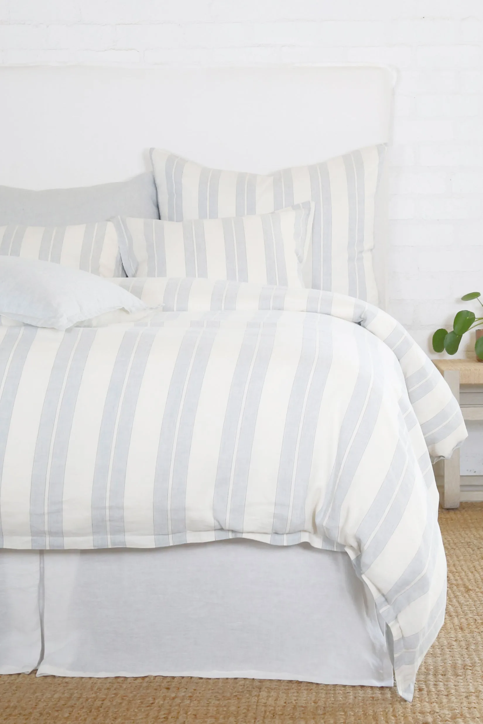 Carter - Ivory/Denim Queen Duvet