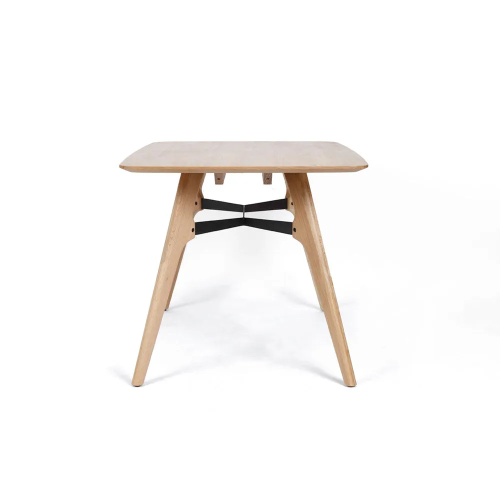 Flow Dining Table Compact