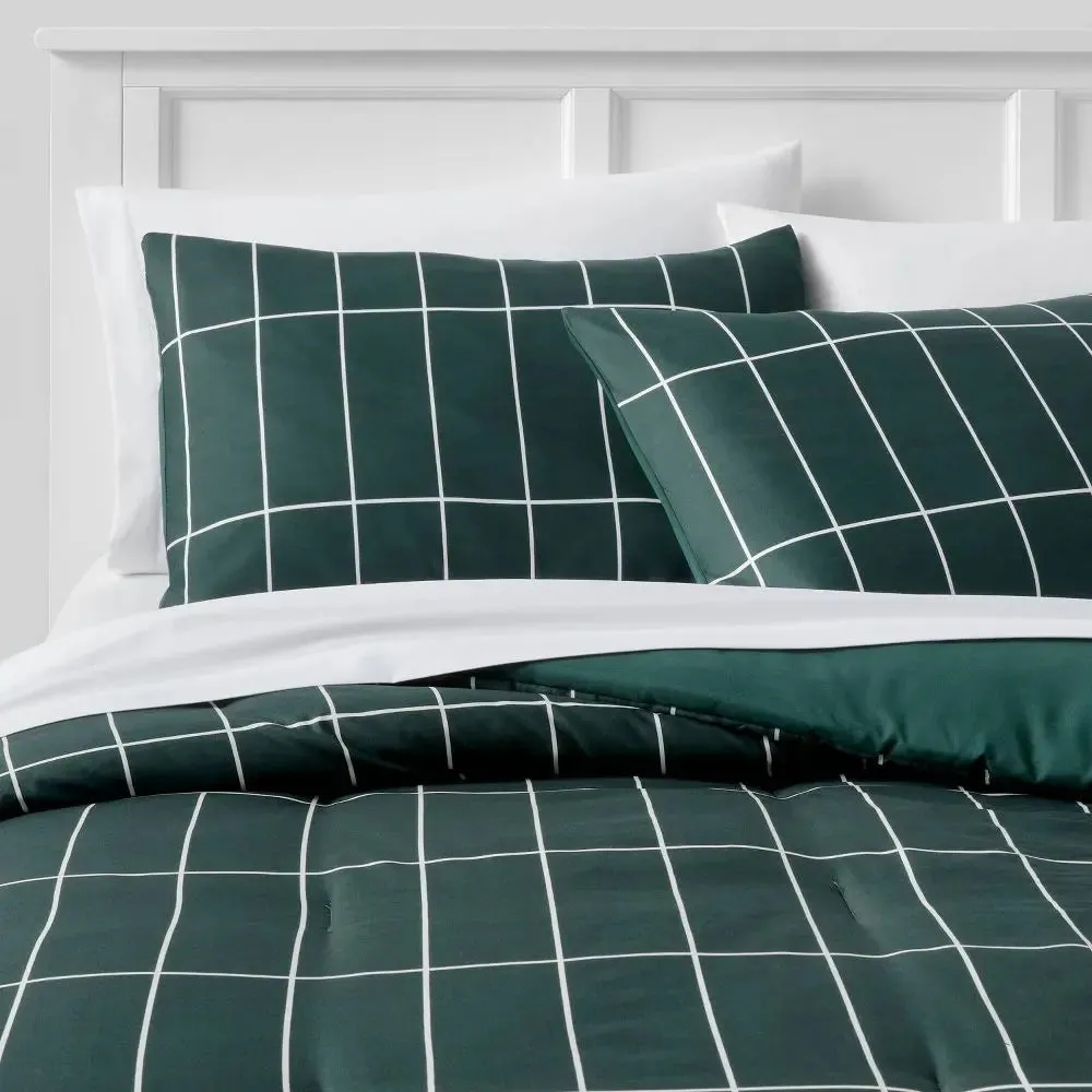 New - Room Essentials 7-Piece Comforter & Sheet Set Contemporary