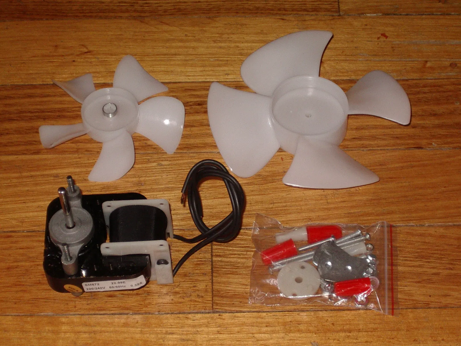 Universal Fridge, Freezer Utility Fan Motor & Fan Blade Kit - Part # RFSM-672