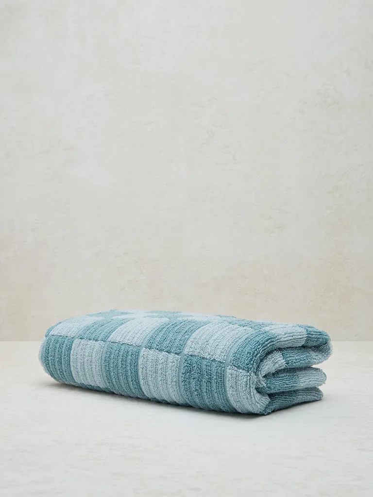 Westside Home Dusty Blue Checkered Design Bath Towel